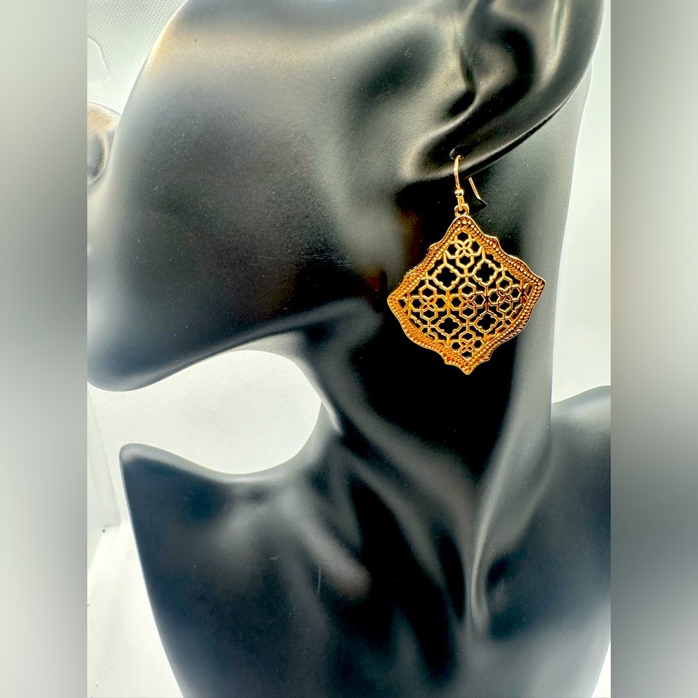 Rose gold Kendra Scott earrings